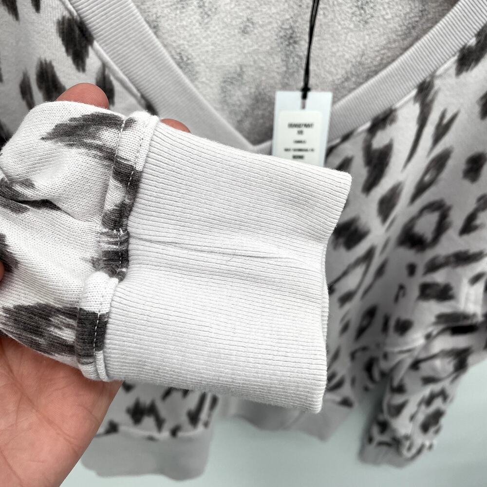 MICHAEL STARS NWT Evereve Camila Ikat V-Neck Sweatshirt // XS - Picture 9 of 12